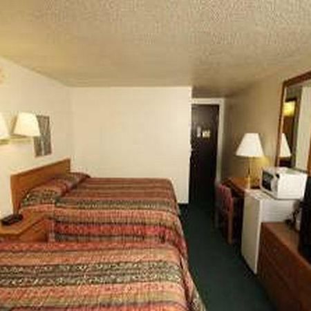 Travelodge Yankton Room photo